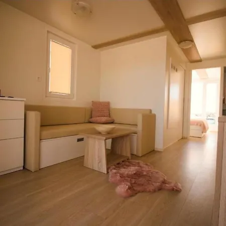 Luxury Houseboat Lavender Дом отдыха *