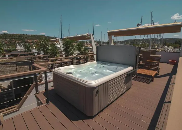 Luxury Houseboat Lavender Portorož
